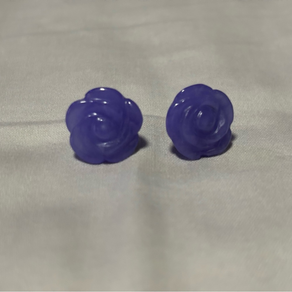 Rose Jade Stud Earrings. - Picture 4 of 7